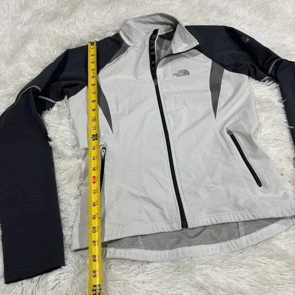 The NorthFace Flight Series Light Weight Woman’s  Jacket Size XS EUC - Picture 6 of 10